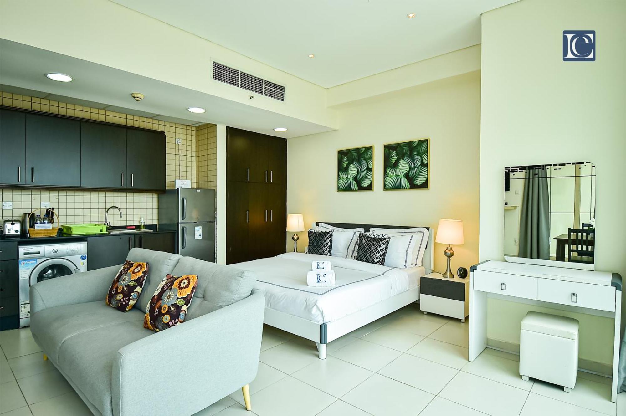 Luxury Escapes - Furnished Studio With Balcony In Royal Oceanic Dubai Exterior photo