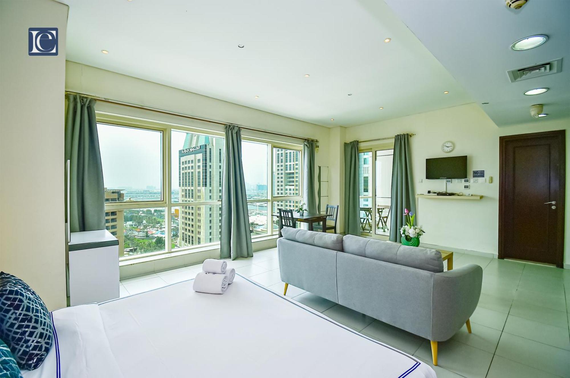 Luxury Escapes - Furnished Studio With Balcony In Royal Oceanic Dubai Exterior photo